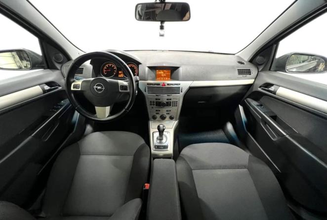 Opel Astra H Рестайлинг с пробегом 2008 года, цена 390 000 рублей, 230320 км, седан, Автокод Объявления