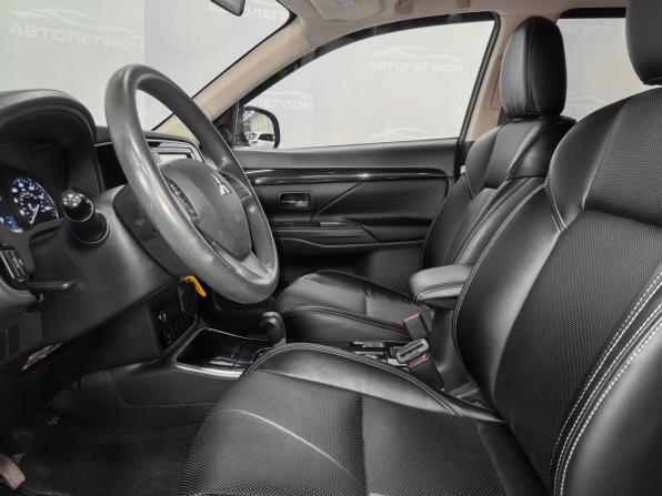 Mitsubishi Outlander III Рестайлинг 3 с пробегом 2019 года, цена 2 200 000 рублей, 174066 км, внедорожник, Автокод Объявления