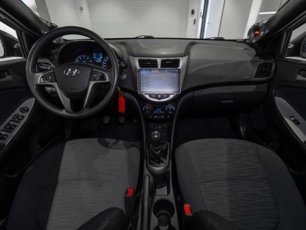 Hyundai Solaris I Рестайлинг с пробегом 2015 года, цена 875 000 рублей, 185463 км, седан, Автокод Объявления
