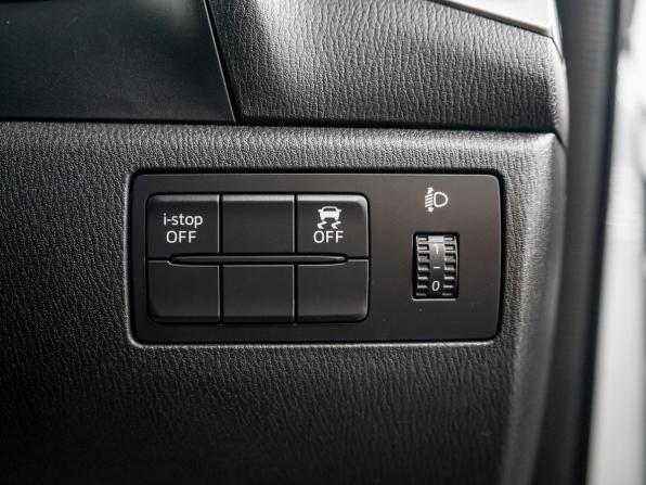 Mazda Axela III Рестайлинг с пробегом 2017 года, цена 1 270 000 рублей, 129628 км, седан, Автокод Объявления