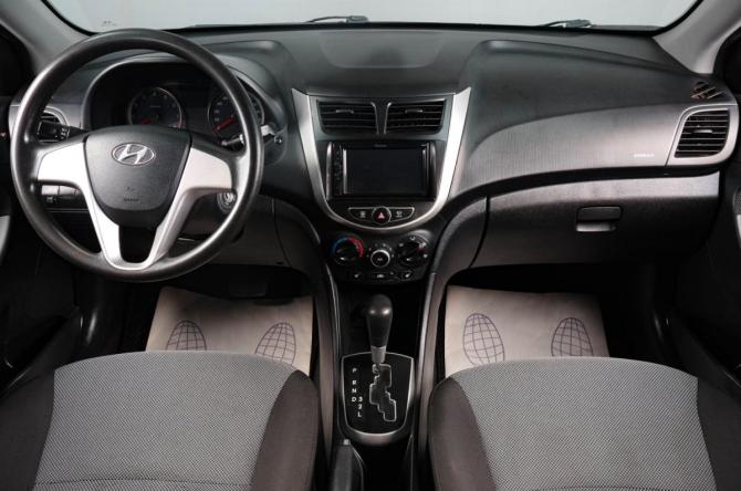 Hyundai Solaris I с пробегом 2014 года, цена 1 049 000 рублей, 129000 км, седан, Автокод Объявления