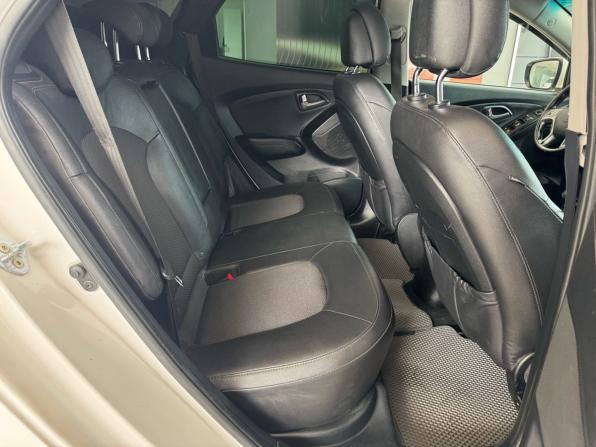 Hyundai ix35 I Рестайлинг с пробегом 2015 года, цена 1 099 000 рублей, 166314 км, внедорожник, Автокод Объявления