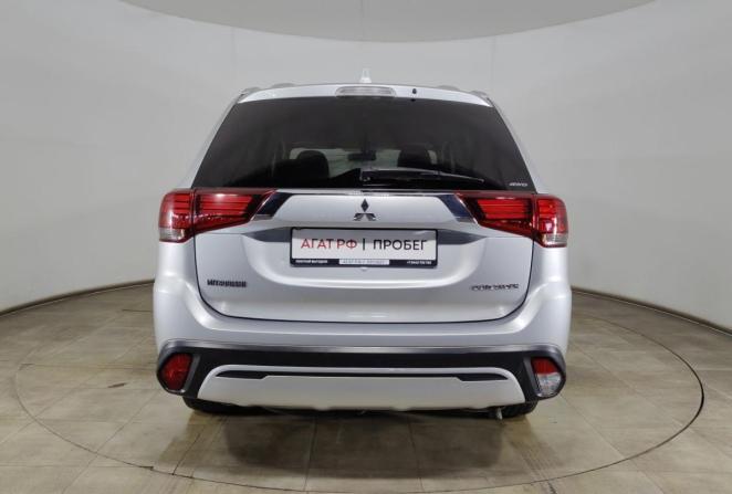 Mitsubishi Outlander III Рестайлинг 3 с пробегом 2019 года, цена 1 900 000 рублей, 205000 км, внедорожник, Автокод Объявления