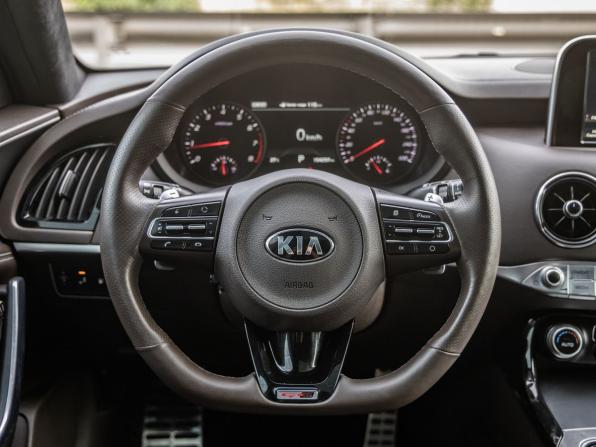 Kia Stinger I с пробегом 2018 года, цена 2 398 000 рублей, 152257 км, лифтбек, Автокод Объявления