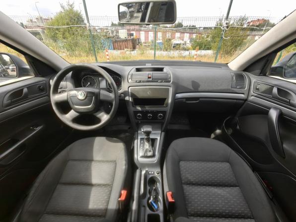 Skoda Octavia II (A5) Рестайлинг с пробегом 2012 года, цена 669 000 рублей, 176000 км, лифтбек, Автокод Объявления