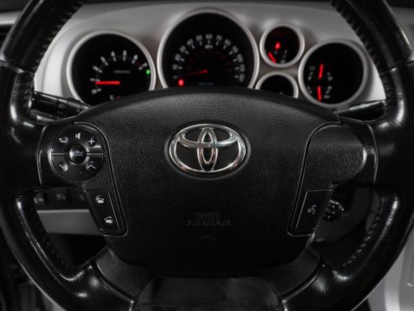 Toyota Tundra II с пробегом 2010 года, цена 3 950 000 рублей, 285688 км, offers.body_type.unknown, Автокод Объявления