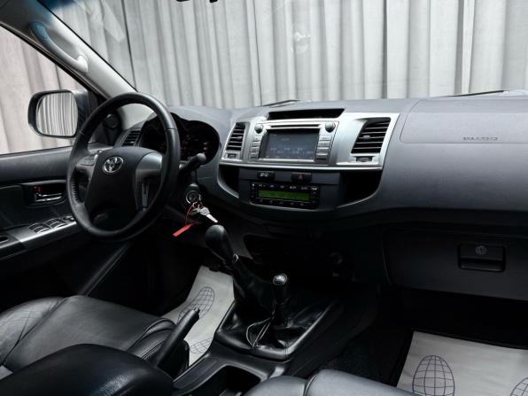 Toyota Hilux VII Рестайлинг с пробегом 2014 года, цена 2 399 000 рублей, 187205 км, пикап, Автокод Объявления