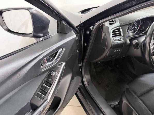 Mazda 6 III (GJ) Рестайлинг с пробегом 2016 года, цена 1 470 000 рублей, 219206 км, седан, Автокод Объявления
