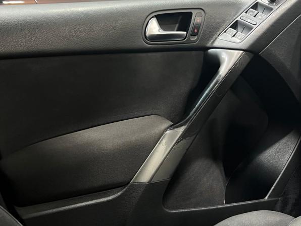 Volkswagen Tiguan I с пробегом 2009 года, цена 999 500 рублей, 204545 км, внедорожник, Автокод Объявления