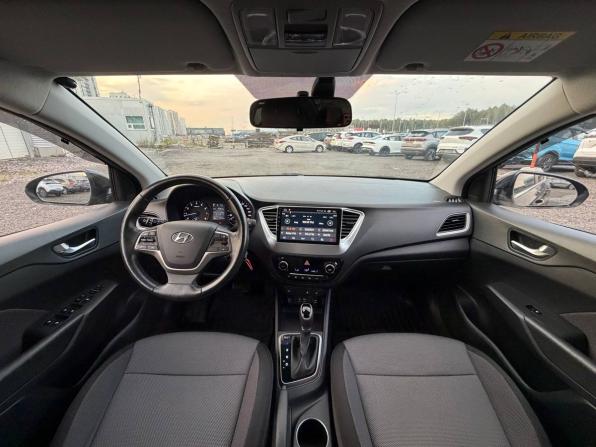 Hyundai Solaris II с пробегом 2018 года, цена 1 455 000 рублей, 47000 км, седан, Автокод Объявления