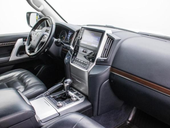 Toyota Land Cruiser 200 Series Рестайлинг 2 с пробегом 2016 года, цена 5 495 000 рублей, 121500 км, внедорожник, Автокод Объявления