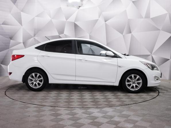 Hyundai Solaris I Рестайлинг с пробегом 2015 года, цена 960 000 рублей, 140000 км, седан, Автокод Объявления