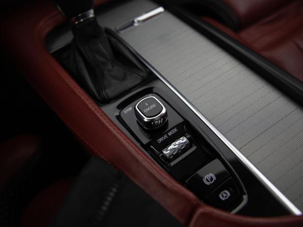 Volvo XC90 II с пробегом 2015 года, цена 2 699 000 рублей, 204145 км, внедорожник, Автокод Объявления