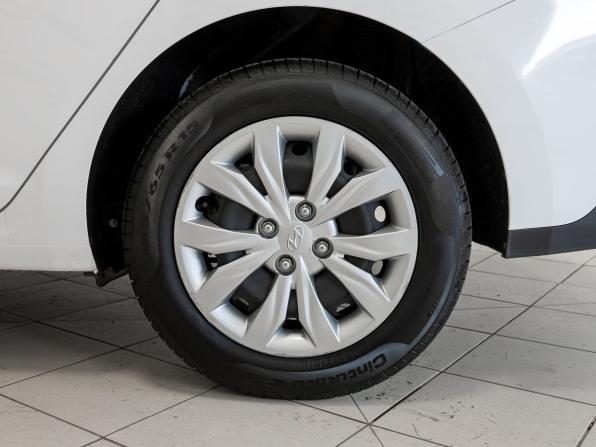 Hyundai Solaris II Рестайлинг с пробегом 2022 года, цена 1 620 000 рублей, 118059 км, седан, Автокод Объявления