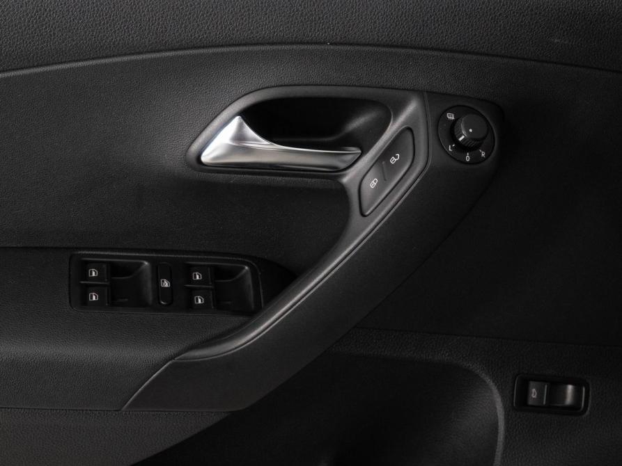 Volkswagen Polo V Рестайлинг Казань  - изображение 17