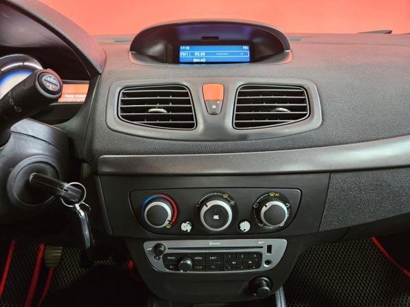 Renault Fluence I Рестайлинг с пробегом 2013 года, цена 725 000 рублей, 116000 км, седан, Автокод Объявления