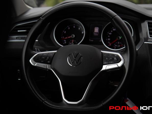 Volkswagen Tiguan II Рестайлинг с пробегом 2021 года, цена 2 668 000 рублей, 31100 км, внедорожник, Автокод Объявления