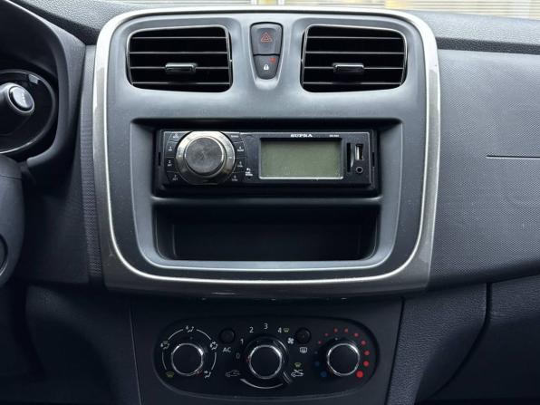 Renault Sandero II с пробегом 2015 года, цена 750 000 рублей, 89426 км, хэтчбек, Автокод Объявления