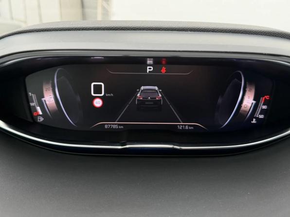 Peugeot 5008 II Рестайлинг с пробегом 2022 года, цена 2 490 000 рублей, 87784 км, внедорожник, Автокод Объявления