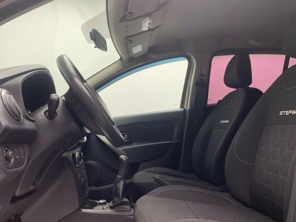 Renault Sandero II с пробегом 2016 года, цена 889 000 рублей, 131278 км, хэтчбек, Автокод Объявления
