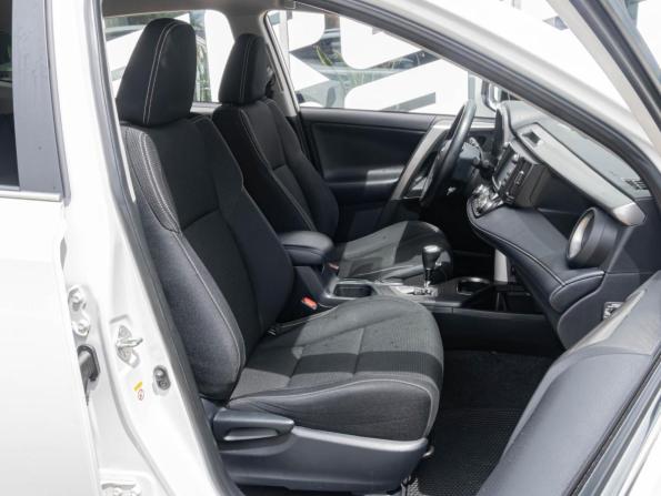 Toyota RAV4 IV (XA40) Рестайлинг с пробегом 2018 года, цена 2 429 000 рублей, 141330 км, внедорожник, Автокод Объявления