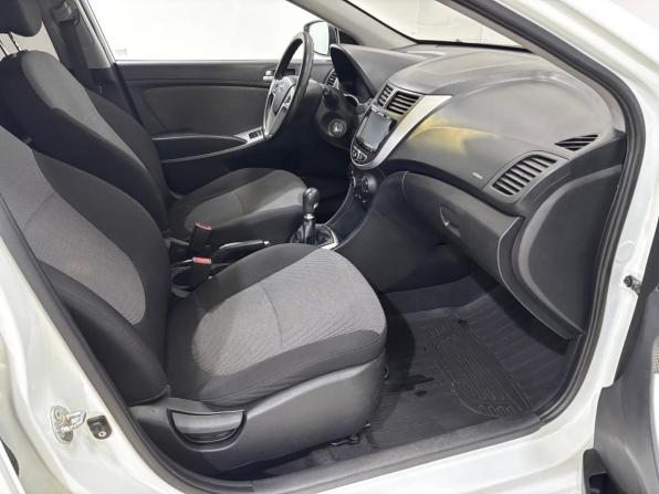 Hyundai Solaris I с пробегом 2012 года, цена 655 000 рублей, 191547 км, хэтчбек, Автокод Объявления