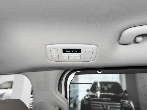 Kia Carnival IV Рестайлинг с пробегом 2025 года, цена 5 600 000 рублей, 9950 км, минивэн, Автокод Объявления