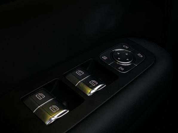 Li Auto (Lixiang) L6 I с пробегом 2024 года, цена 5 580 000 рублей, 43580 км, внедорожник, Автокод Объявления