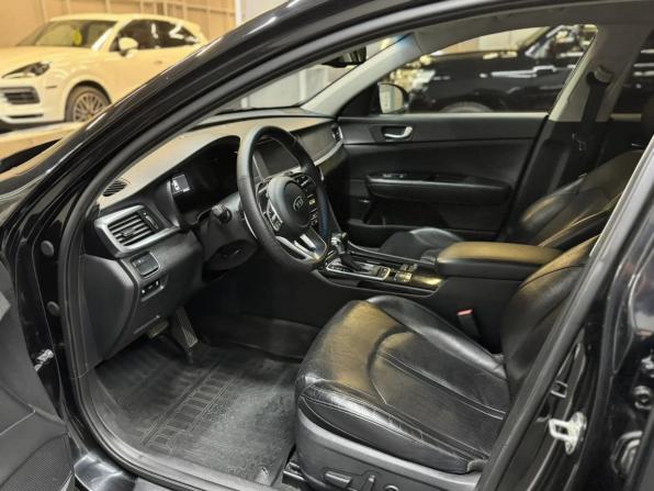 Kia Optima IV Рестайлинг с пробегом 2018 года, цена 1 697 000 рублей, 184000 км, седан, Автокод Объявления