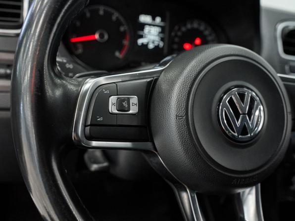 Volkswagen Polo V Рестайлинг с пробегом 2019 года, цена 1 456 000 рублей, 119381 км, седан, Автокод Объявления