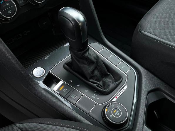 Volkswagen Tiguan II с пробегом 2020 года, цена 2 719 200 рублей, 93825 км, внедорожник, Автокод Объявления