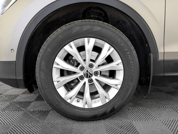 Volkswagen Tiguan II Рестайлинг с пробегом 2021 года, цена 3 100 000 рублей, 76463 км, внедорожник, Автокод Объявления