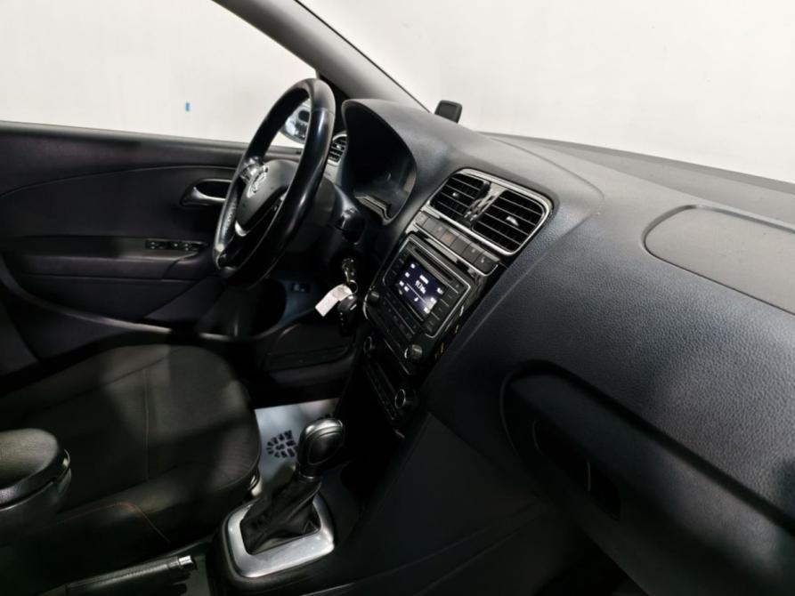 Volkswagen Polo V Рестайлинг Курск  - изображение 7