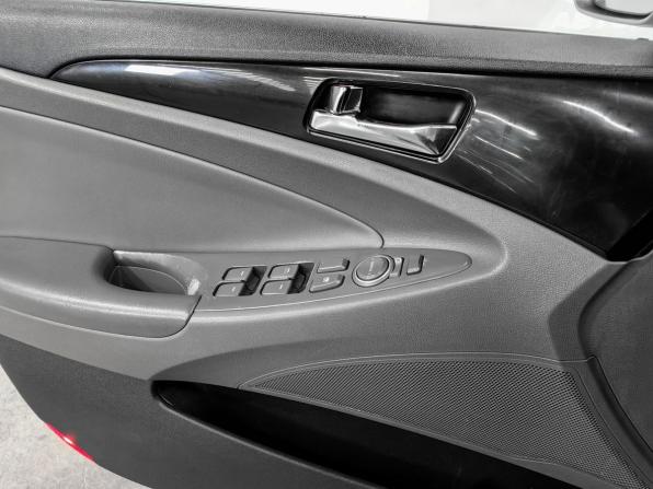 Hyundai Sonata VI (YF) с пробегом 2010 года, цена 910 000 рублей, 238000 км, седан, Автокод Объявления