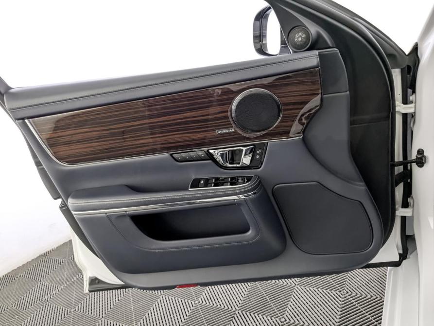 Jaguar XJ IV (X351) Рестайлинг Москва  - изображение 19