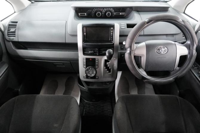 Toyota Voxy II (R70) с пробегом 2008 года, цена 1 169 000 рублей, 430000 км, минивэн, Автокод Объявления