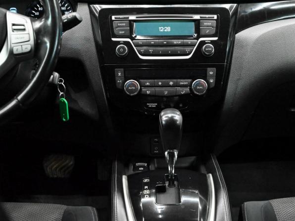Nissan Qashqai II с пробегом 2015 года, цена 1 900 000 рублей, 111075 км, внедорожник, Автокод Объявления