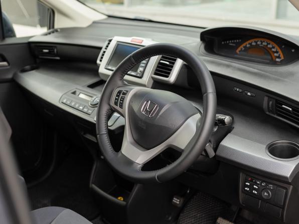 Honda Freed I с пробегом 2010 года, цена 940 000 рублей, 220879 км, компактвэн, Автокод Объявления