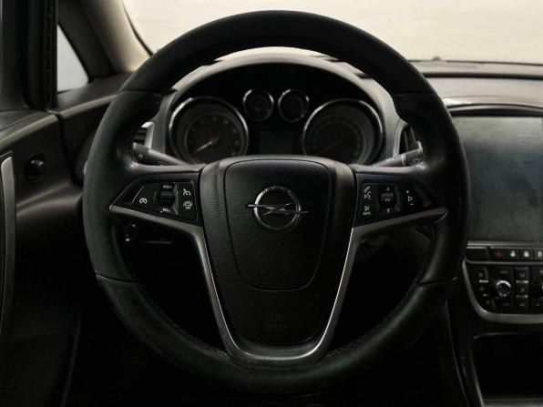 Opel Astra J Рестайлинг с пробегом 2012 года, цена 879 900 рублей, 163242 км, седан, Автокод Объявления