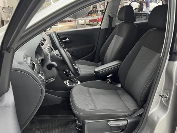 Volkswagen Polo V Рестайлинг с пробегом 2018 года, цена 1 120 000 рублей, 186854 км, седан, Автокод Объявления