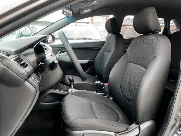 Kia Rio III Рестайлинг с пробегом 2017 года, цена 899 000 рублей, 142627 км, хэтчбек, Автокод Объявления