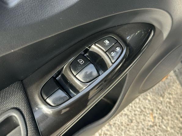 Nissan Juke I с пробегом 2013 года, цена 889 000 рублей, 234722 км, внедорожник, Автокод Объявления