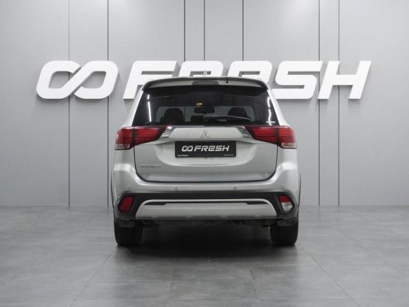 Mitsubishi Outlander III Рестайлинг 3 с пробегом 2020 года, цена 2 499 000 рублей, 117008 км, внедорожник, Автокод Объявления