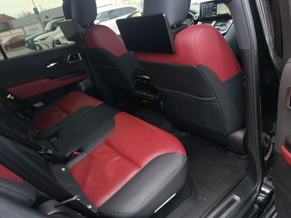 Toyota Land Cruiser 300 Series с пробегом 2023 года, цена 12 700 000 рублей, 37000 км, внедорожник, Автокод Объявления