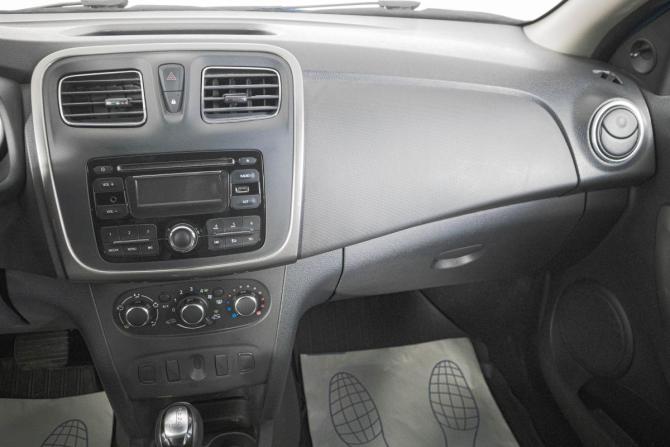 Renault Logan II с пробегом 2015 года, цена 669 000 рублей, 207000 км, седан, Автокод Объявления