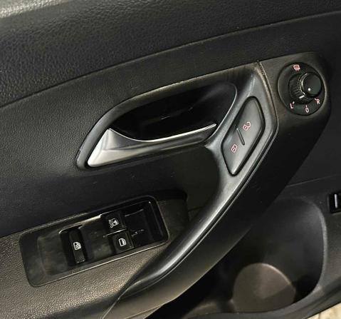 Volkswagen Polo V с пробегом 2012 года, цена 499 000 рублей, 322779 км, седан, Автокод Объявления