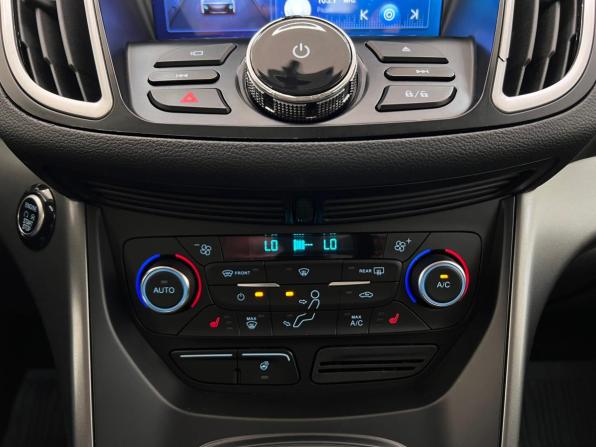 Ford Kuga II Рестайлинг с пробегом 2018 года, цена 1 700 000 рублей, 113000 км, внедорожник, Автокод Объявления
