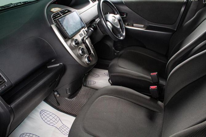 Toyota Ractis I с пробегом 2010 года, цена 829 000 рублей, 117500 км, хэтчбек, Автокод Объявления