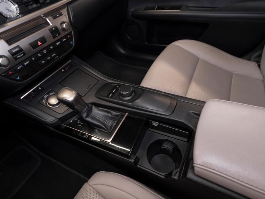 Lexus ES VI Рестайлинг Москва  - изображение 15