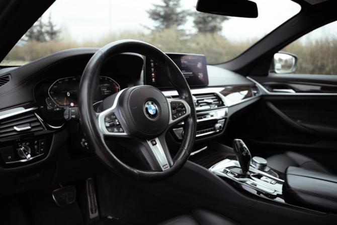 BMW 5 серии VII (G30/G31/G38) Рестайлинг с пробегом 2021 года, цена 4 279 700 рублей, 122414 км, седан, Автокод Объявления